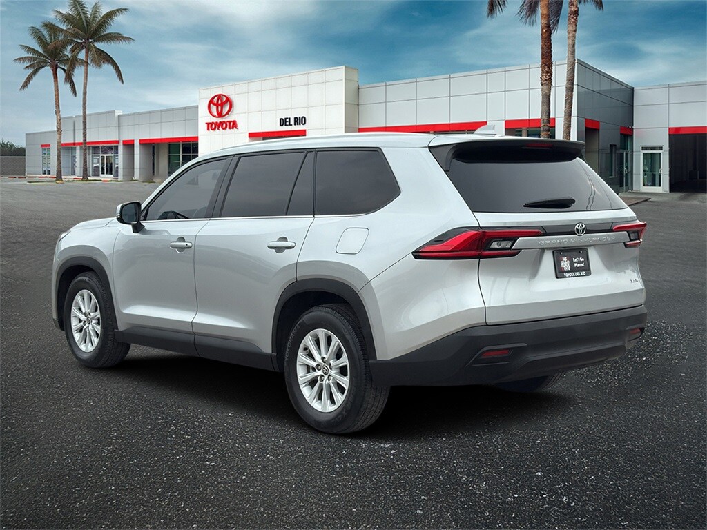 2024 Toyota Grand Highlander XLE photo 3