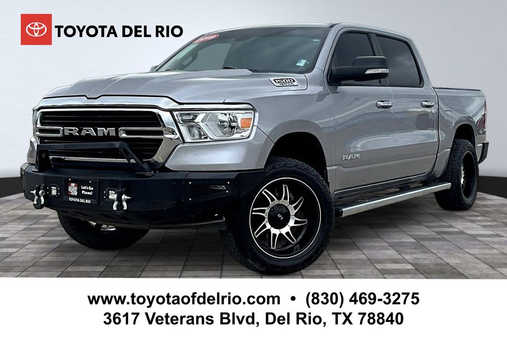 2019 RAM 1500 Big Horn/Lone Star 4x4 Crew Cab 5'7's photo