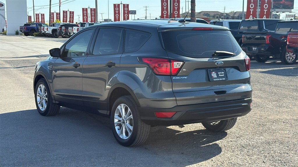2019 Ford Escape S photo 4