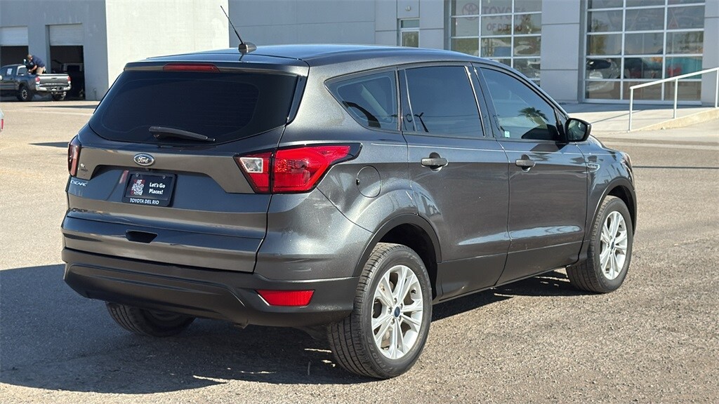 2019 Ford Escape S photo 3