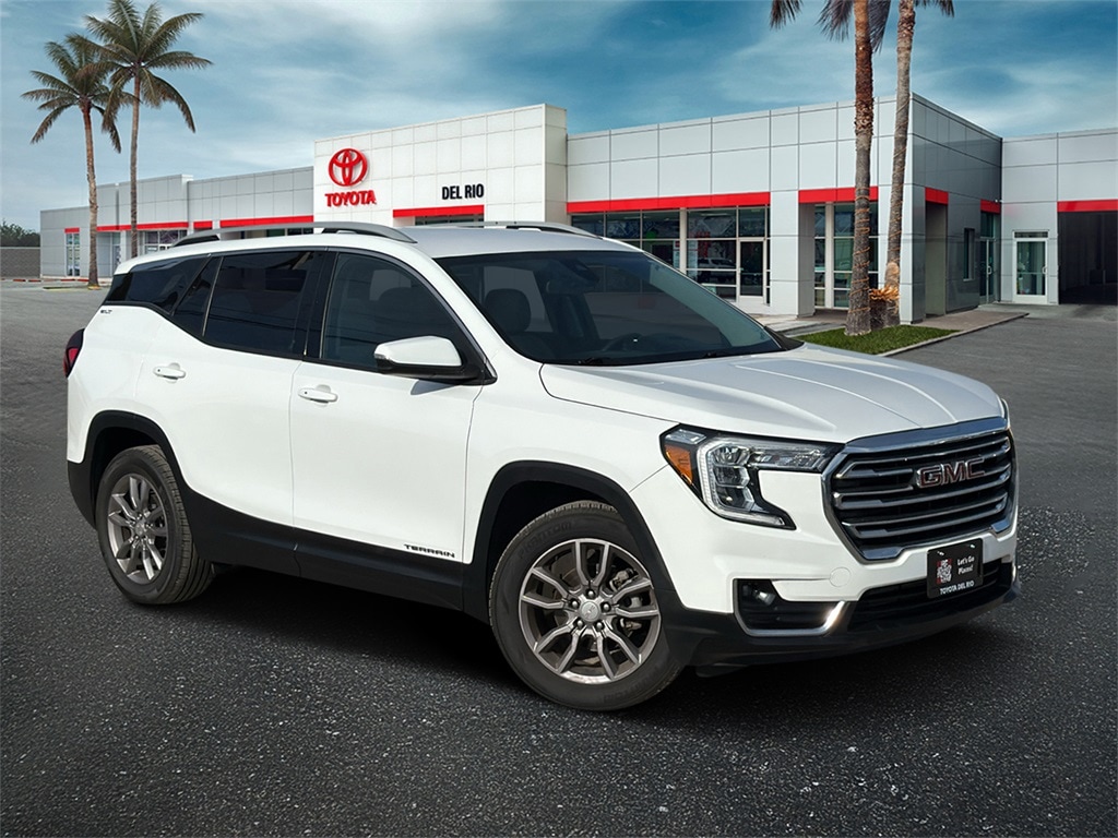 2023 GMC Terrain SLT's photo