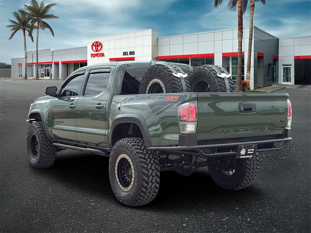 2021 Toyota Tacoma TRD Off-Road photo 2