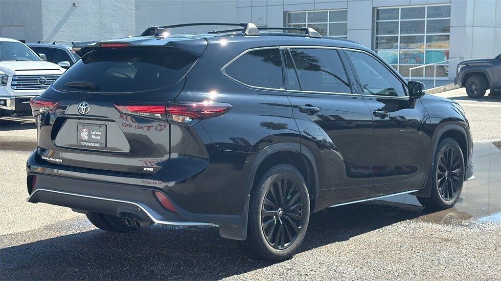 Used 2024 Toyota Highlander LE Sport Utility