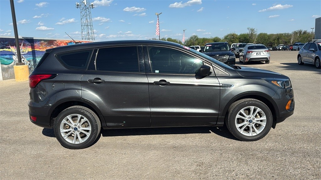 2019 Ford Escape S photo 2