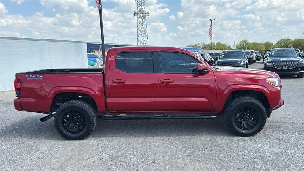 2022 Toyota Tacoma SR photo 2