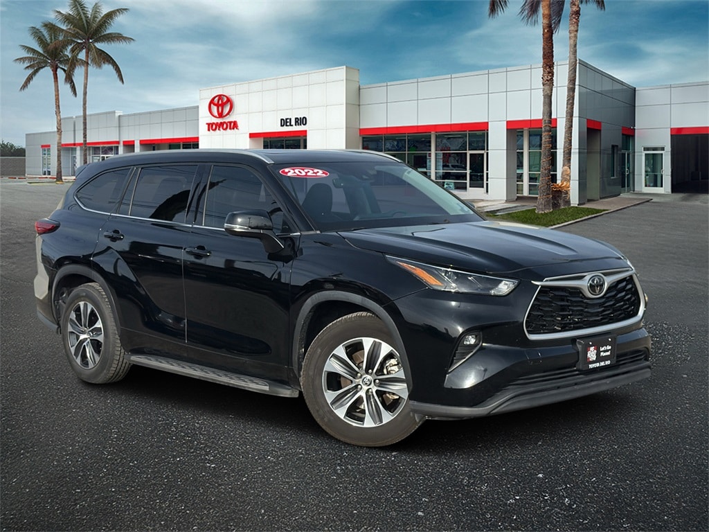 2022 Toyota Highlander XLE's photo