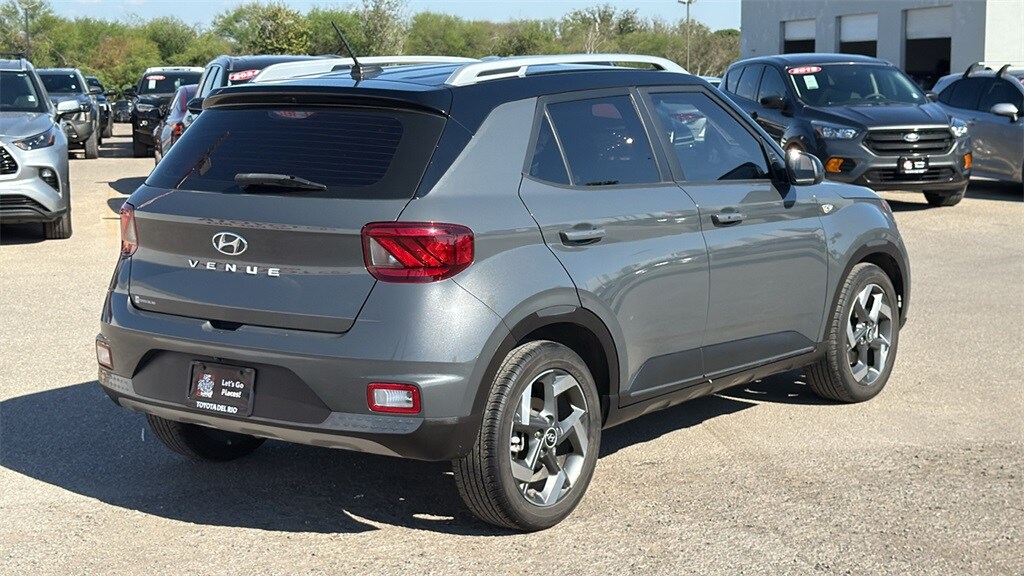 2024 Hyundai Venue SEL Limited photo 3