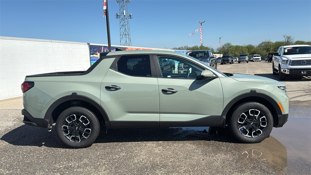 Used 2024 Hyundai Santa Cruz SE Truck
