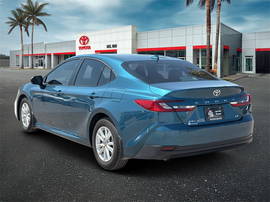 2025 Toyota Camry LE photo 4