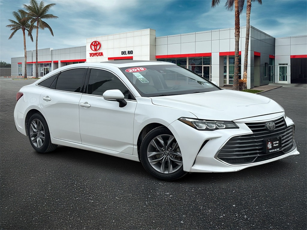 2019 Toyota Avalon XLE's photo