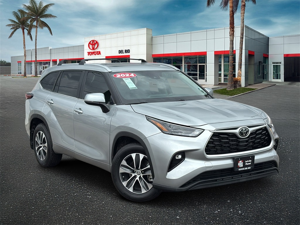 2024 Toyota Highlander XLE's photo