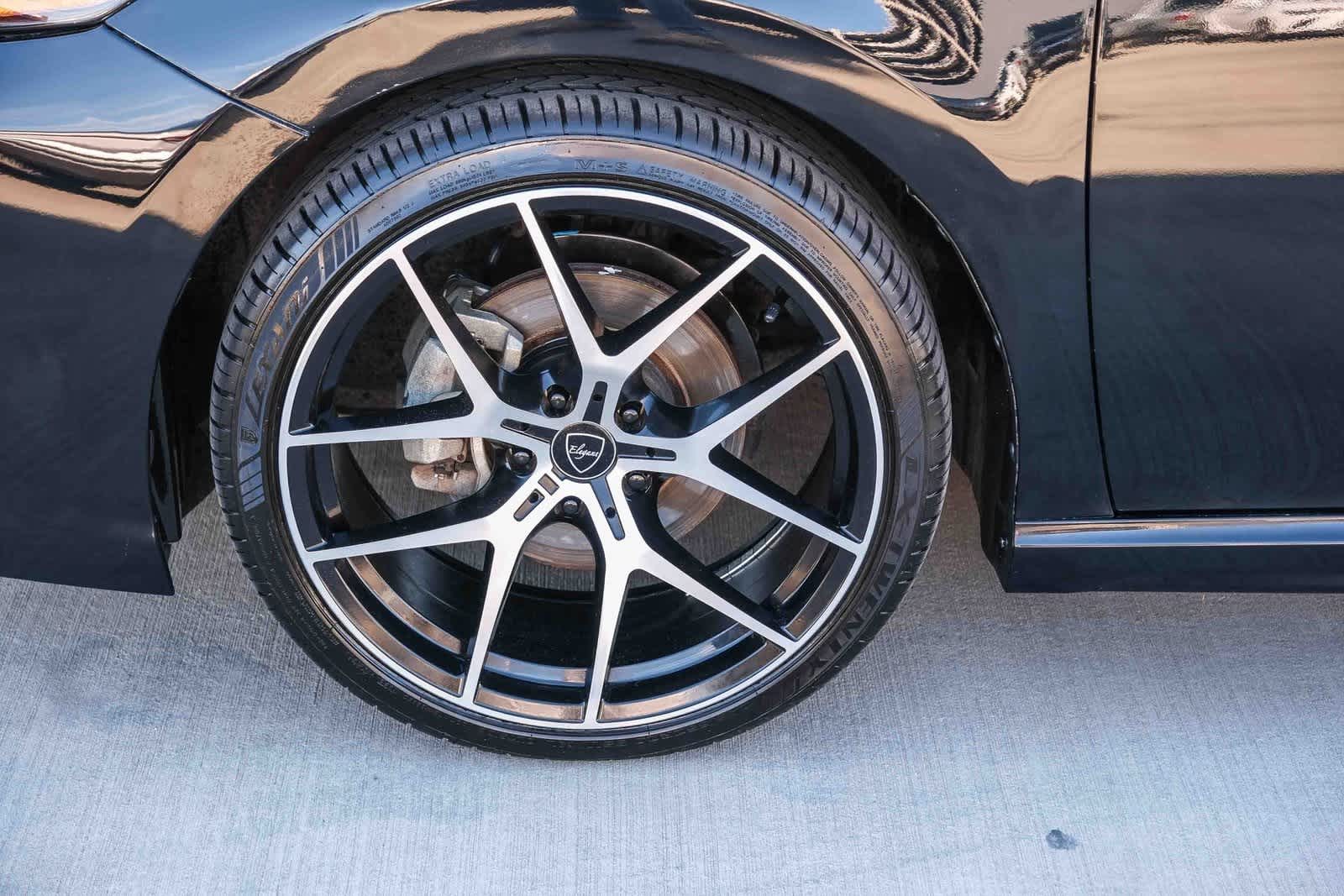 Thumbnail: 2023 Toyota Camry - 10