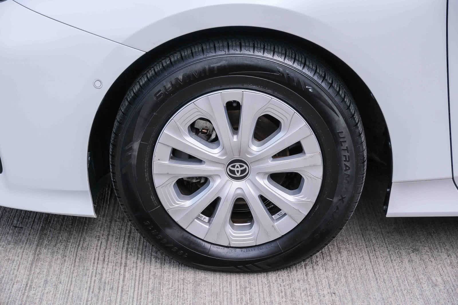 Thumbnail: 2021 Toyota Prius - 10