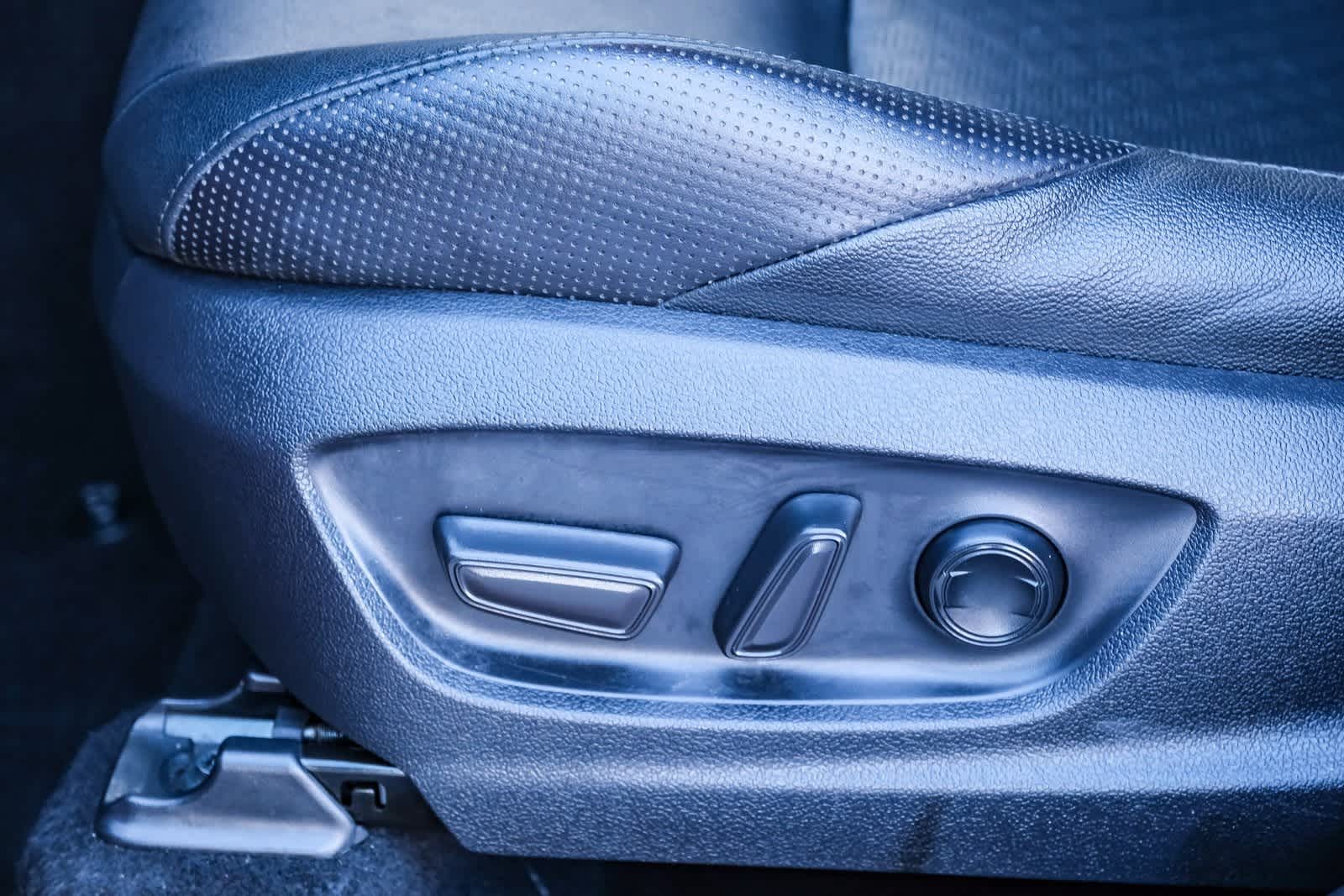 Thumbnail: 2022 Toyota C-HR - 24