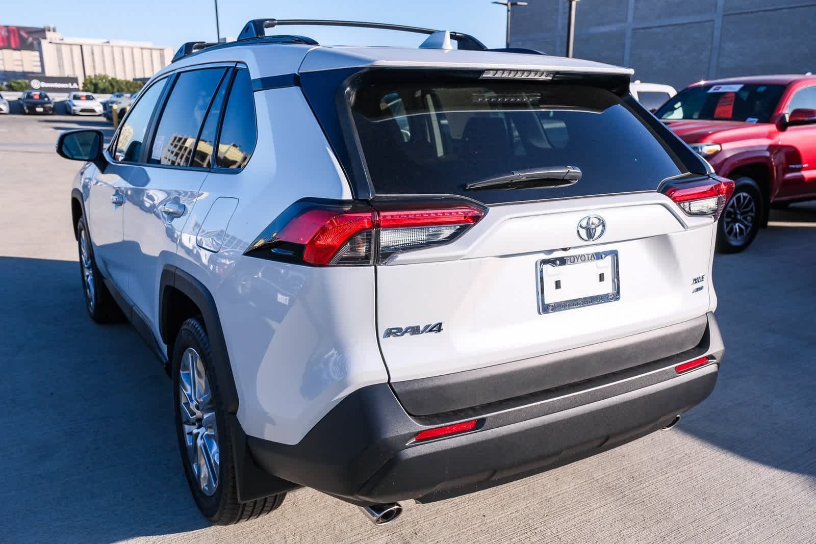 Thumbnail: 2025 Toyota RAV4 - 8