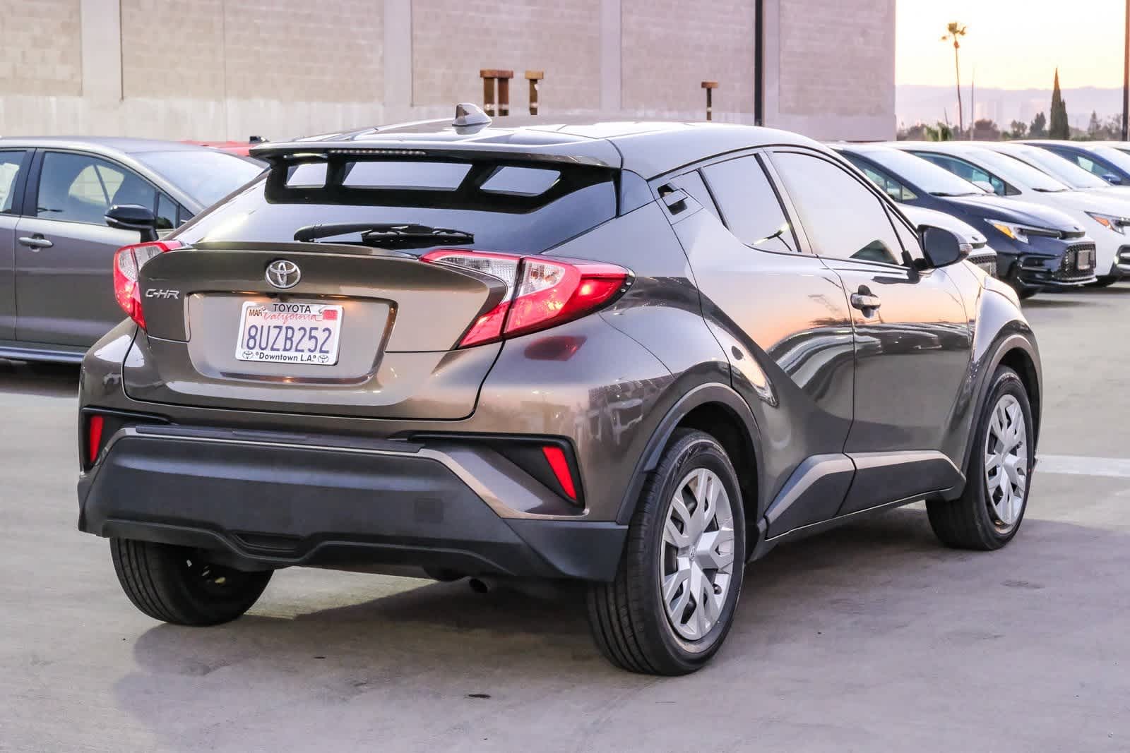 Thumbnail: 2021 Toyota C-HR - 4