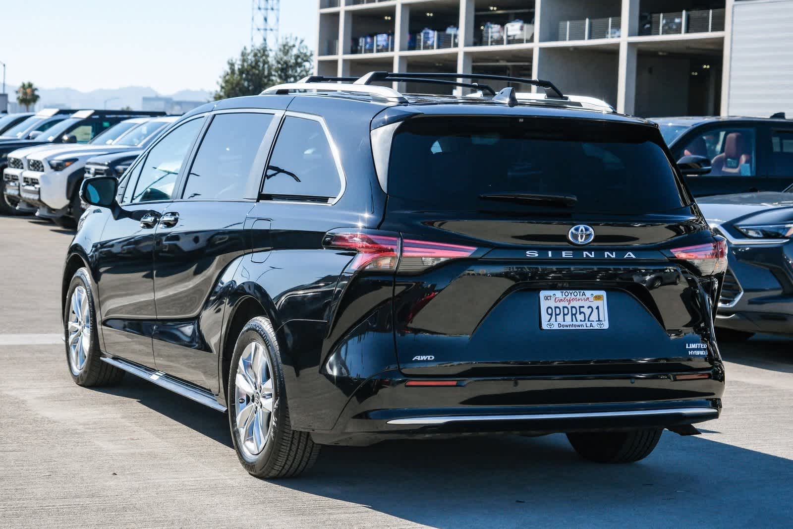 Thumbnail: 2024 Toyota Sienna - 6