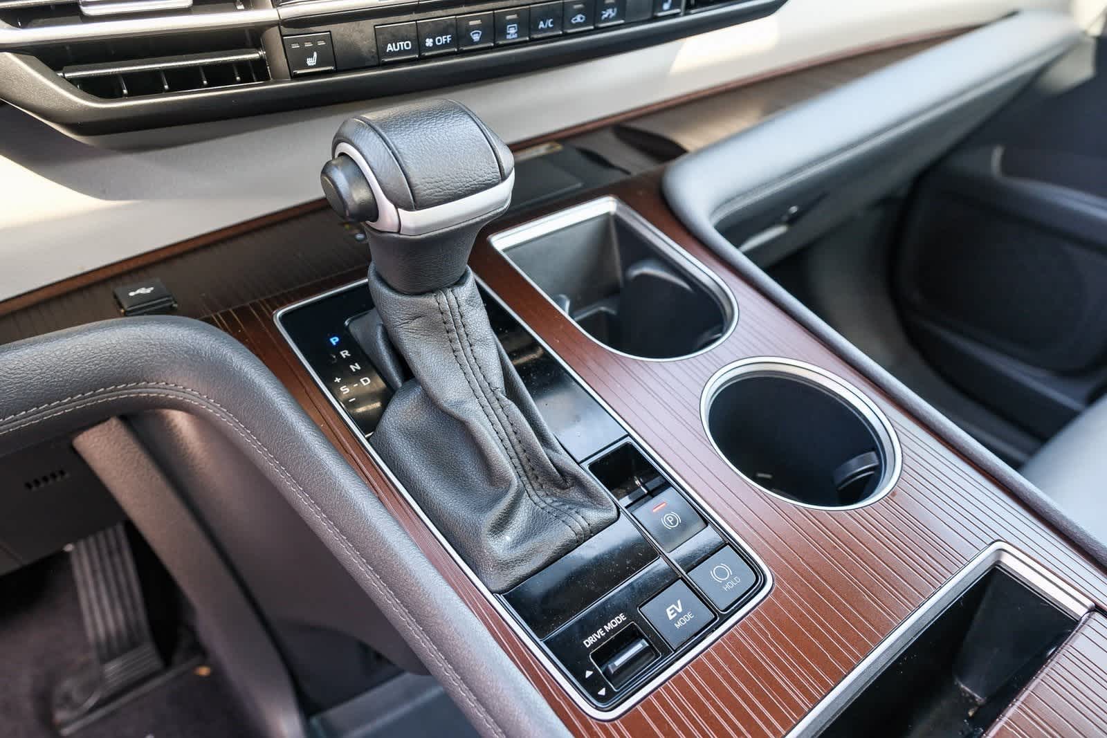 Thumbnail: 2024 Toyota Sienna - 21