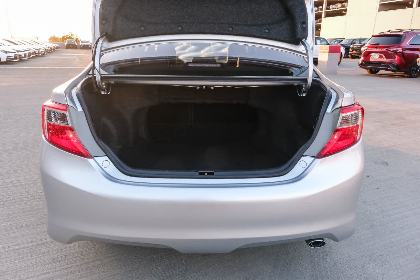 Thumbnail: 2014 Toyota Camry - 27
