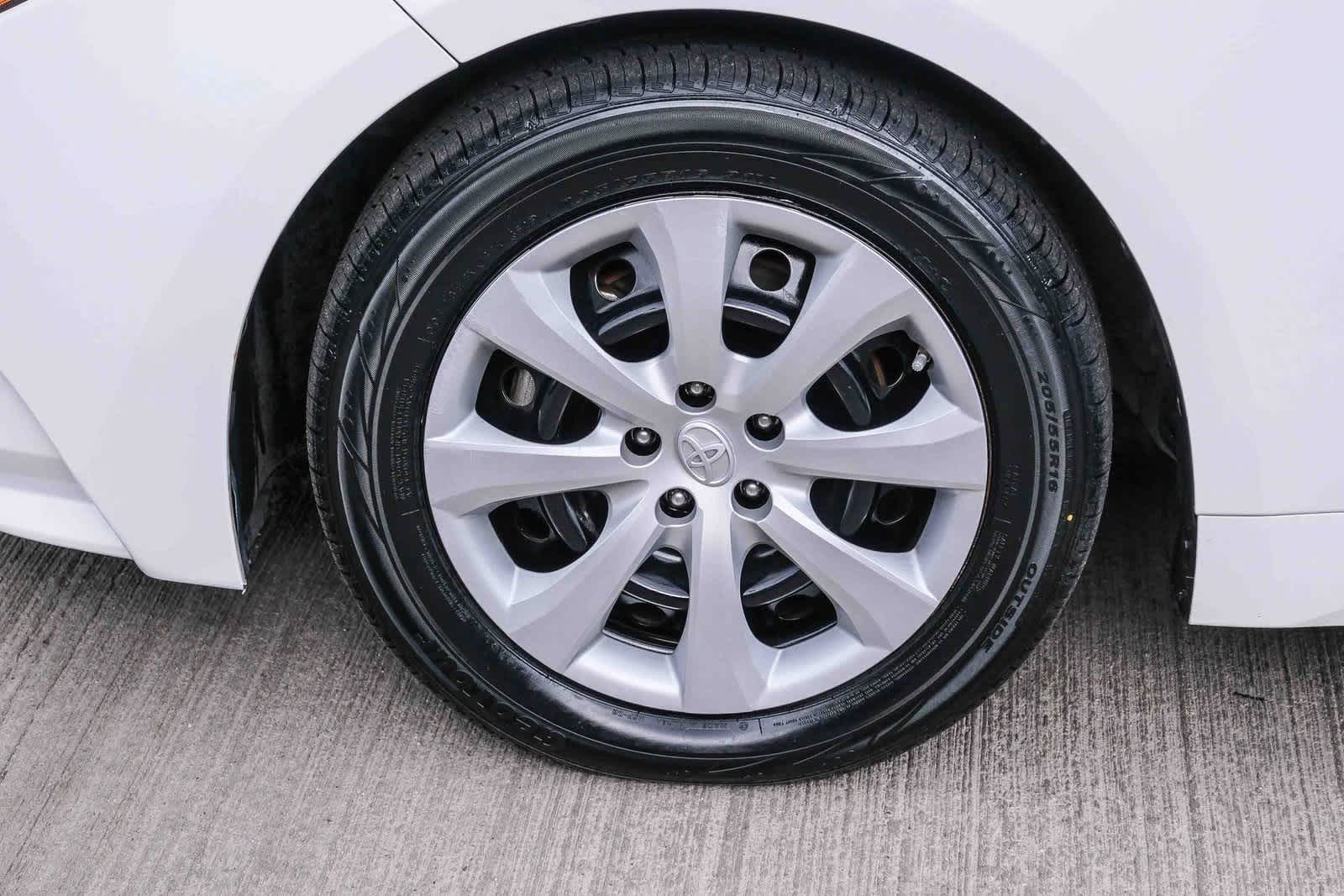 Thumbnail: 2023 Toyota Corolla - 10