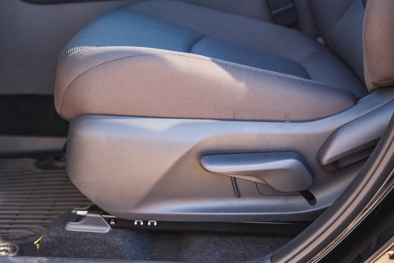 Thumbnail: 2025 Toyota RAV4 - 24