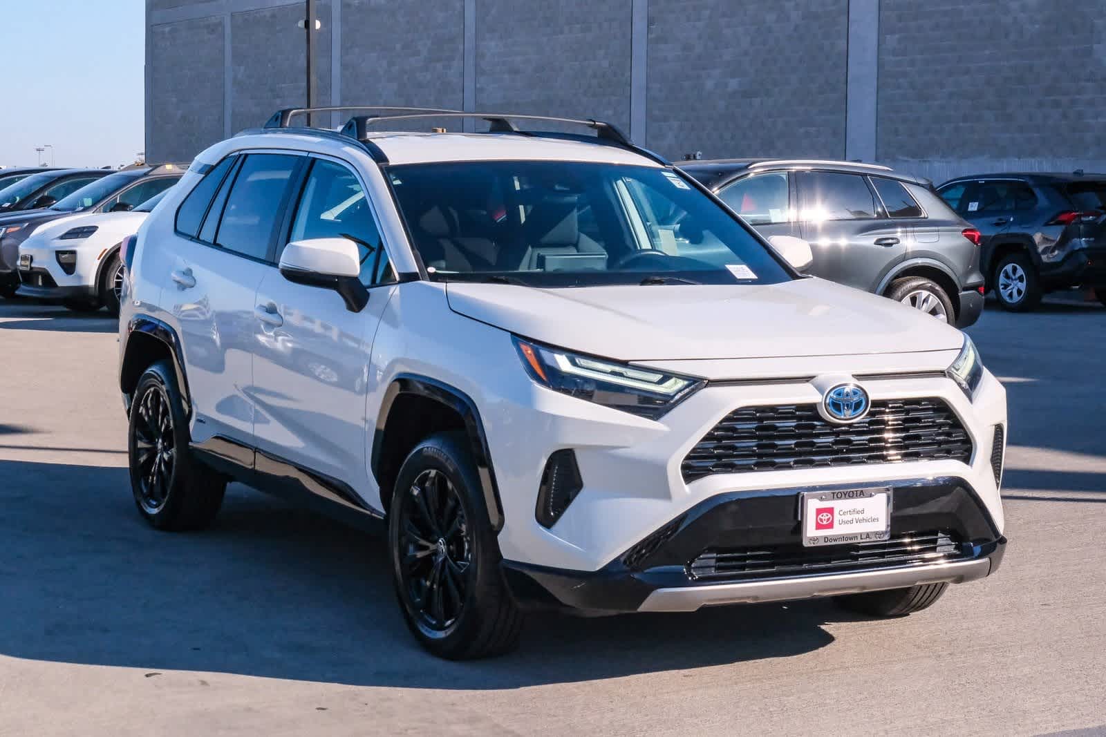 Thumbnail: 2022 Toyota RAV4 - 3