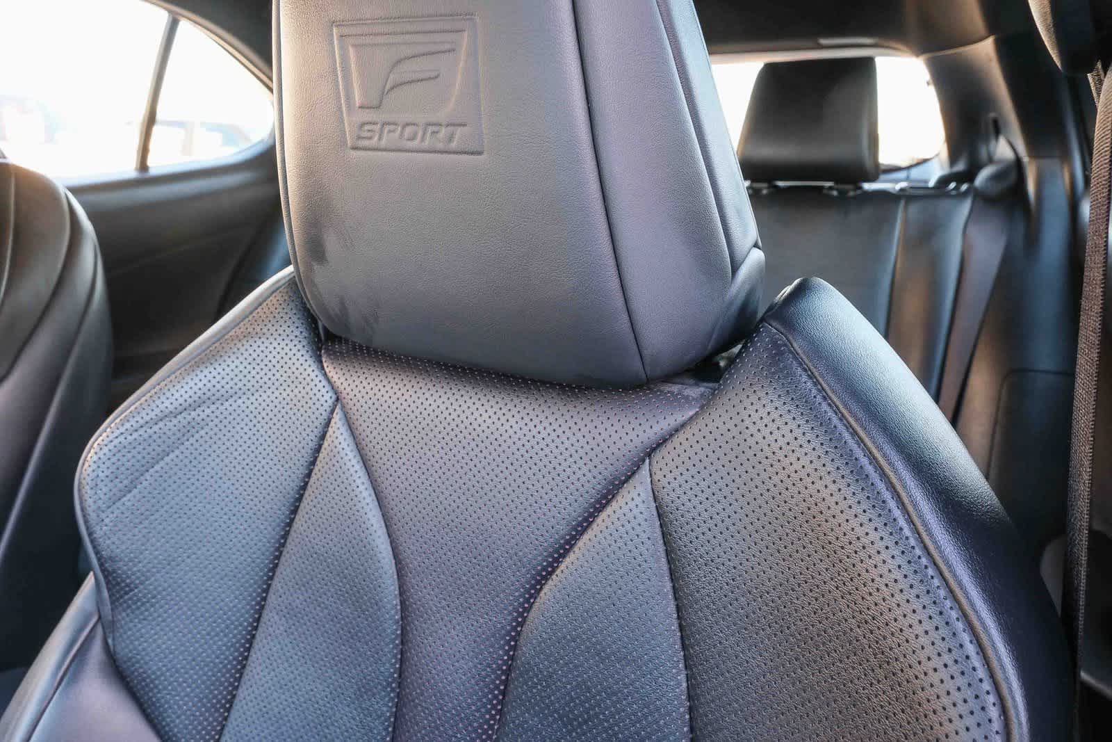 Thumbnail: 2019 Lexus UX - 22