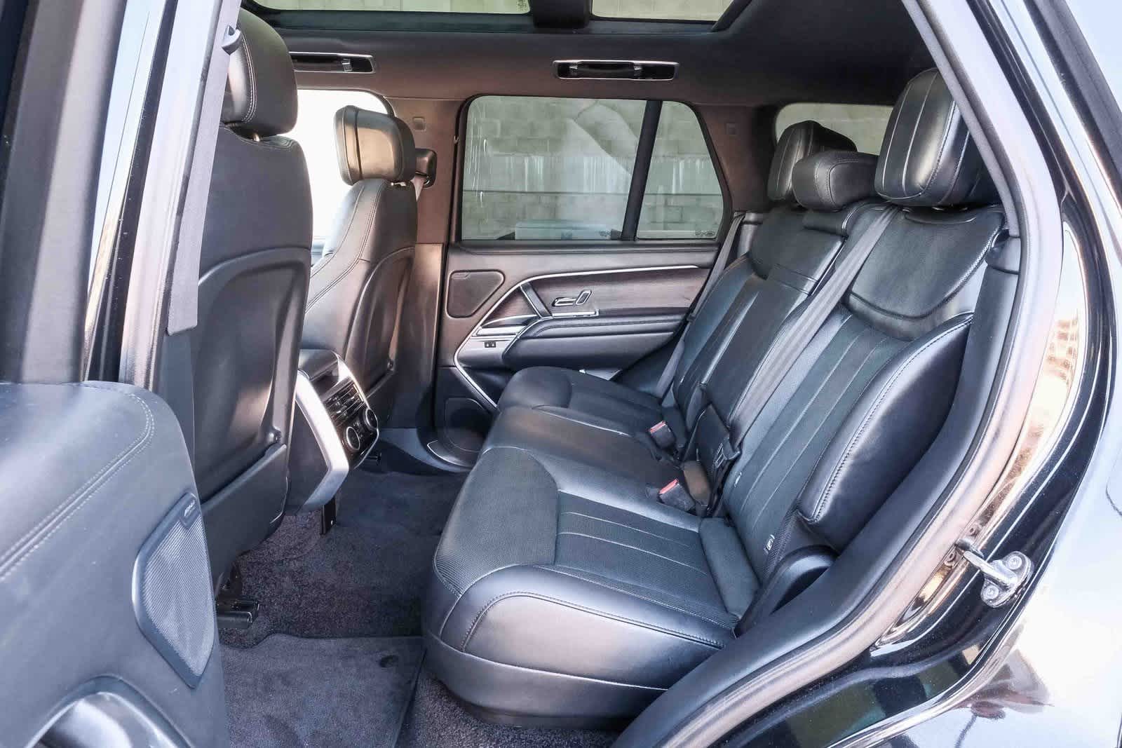 Thumbnail: 2024 Land Rover Range Rover - 17