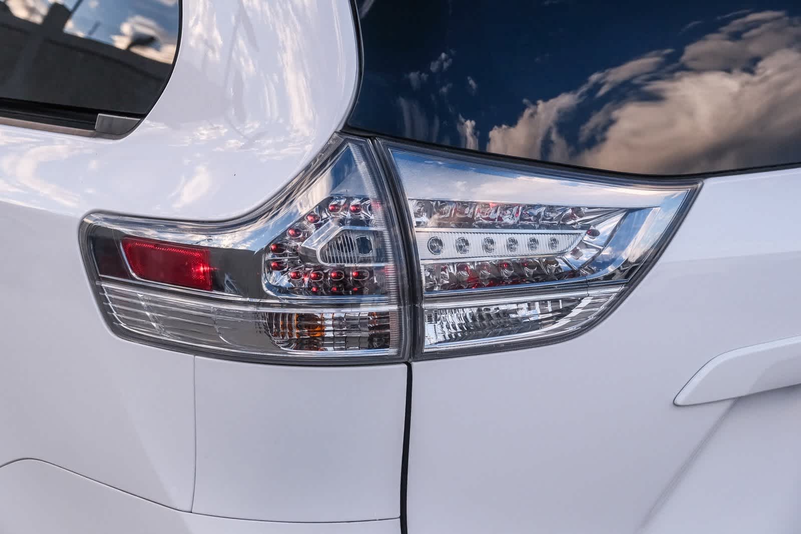Thumbnail: 2015 Toyota Sienna - 7