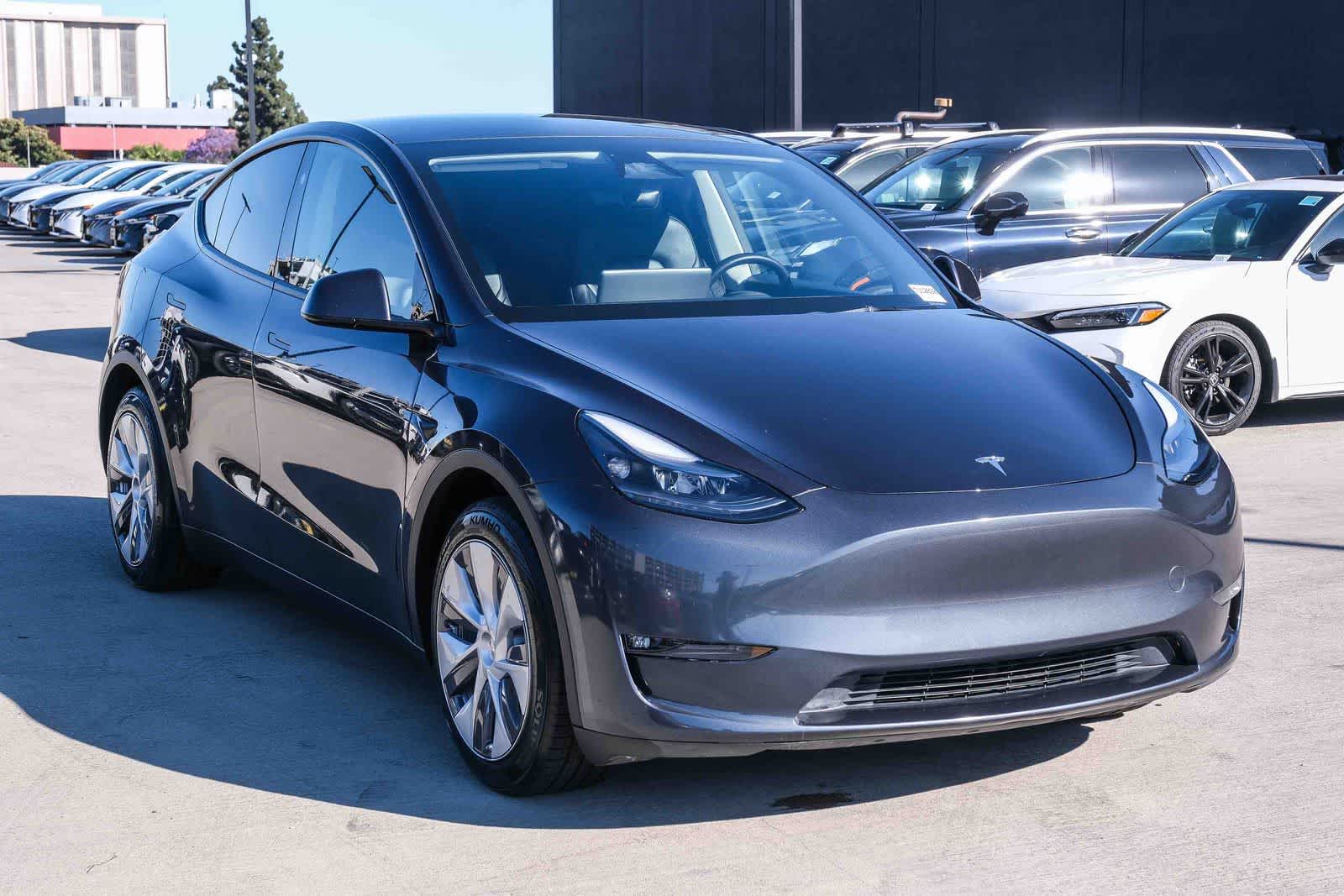 Thumbnail: 2024 Tesla Model Y - 3
