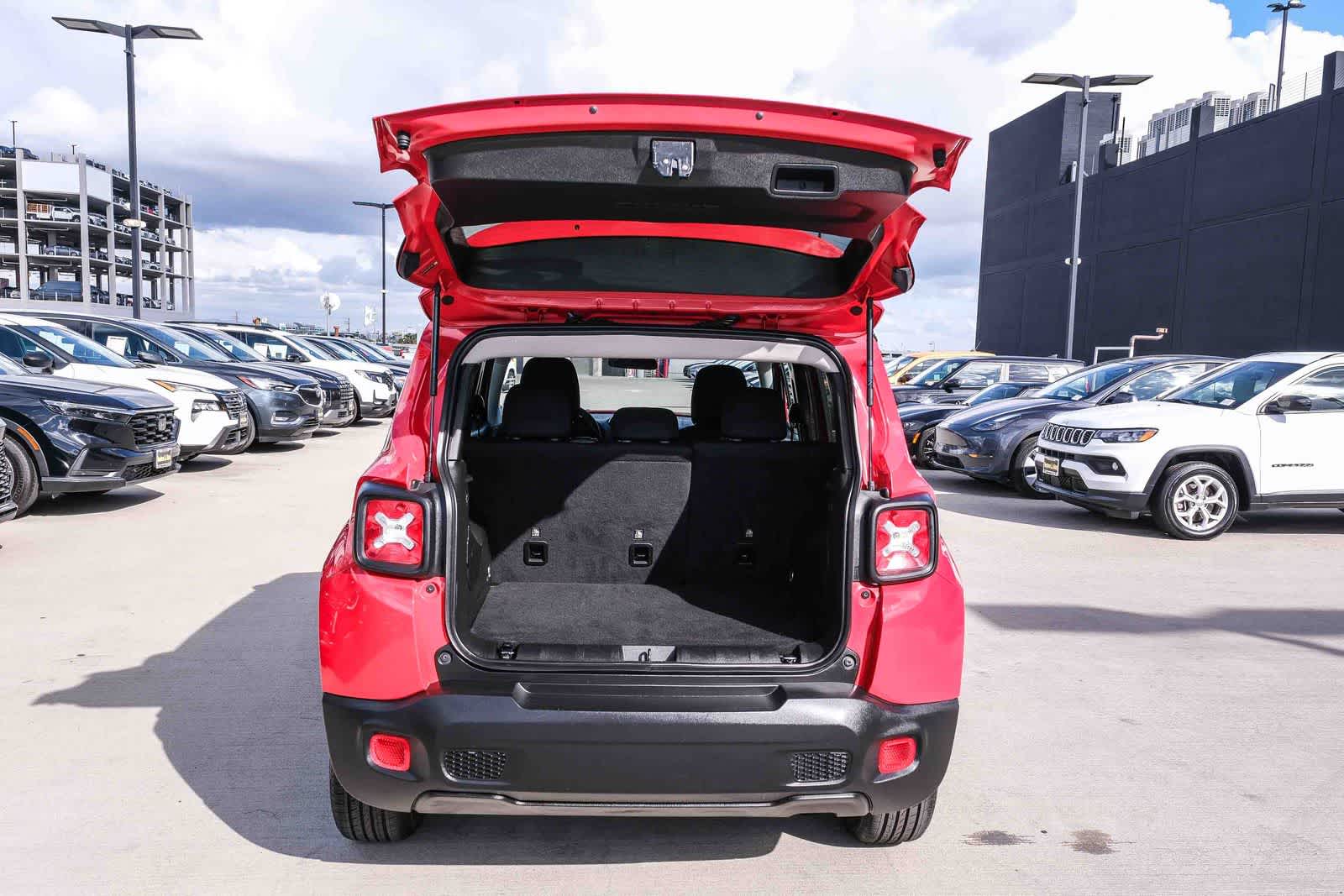 Thumbnail: 2023 Jeep Renegade - 26