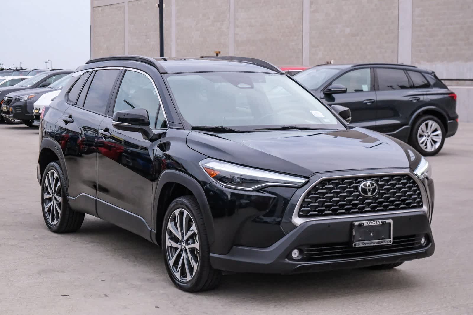 Thumbnail: 2023 Toyota Corolla Cross - 3