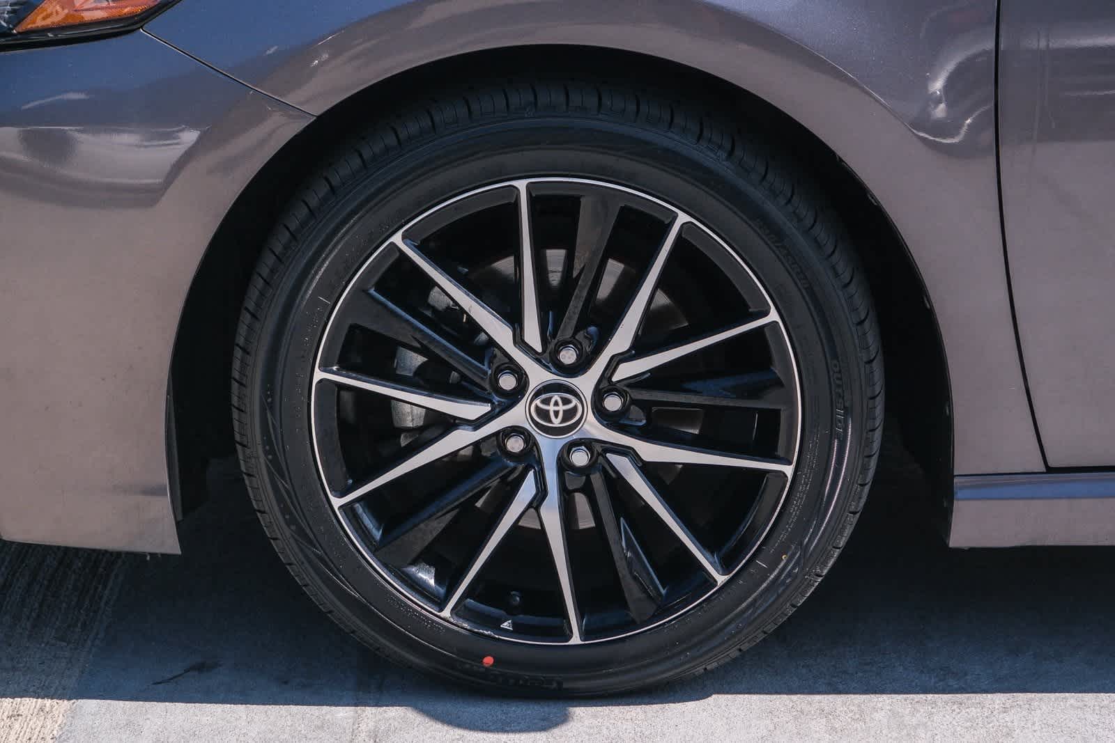 Thumbnail: 2023 Toyota Camry - 10