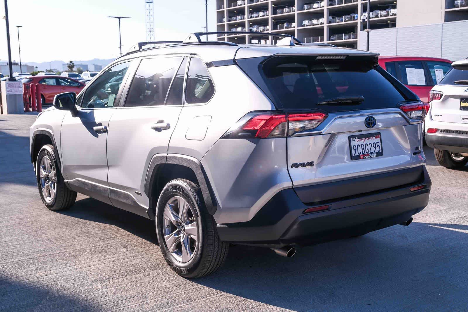 Thumbnail: 2022 Toyota RAV4 - 6