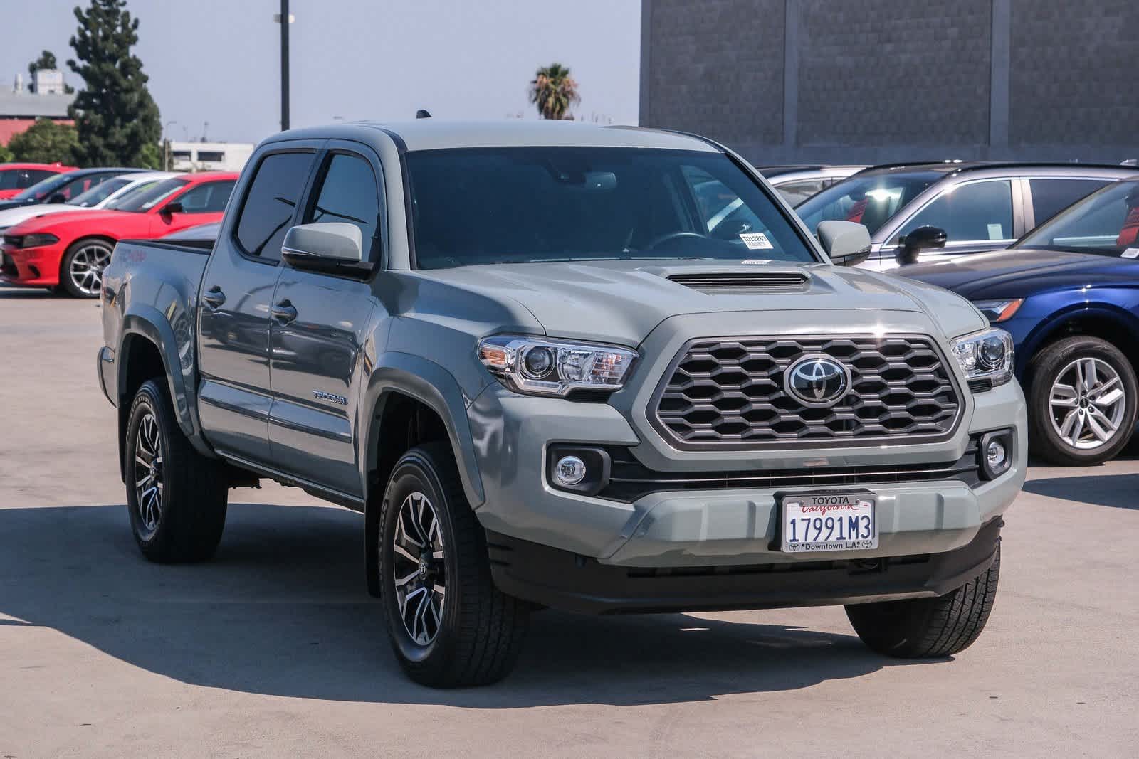 Thumbnail: 2022 Toyota Tacoma - 3