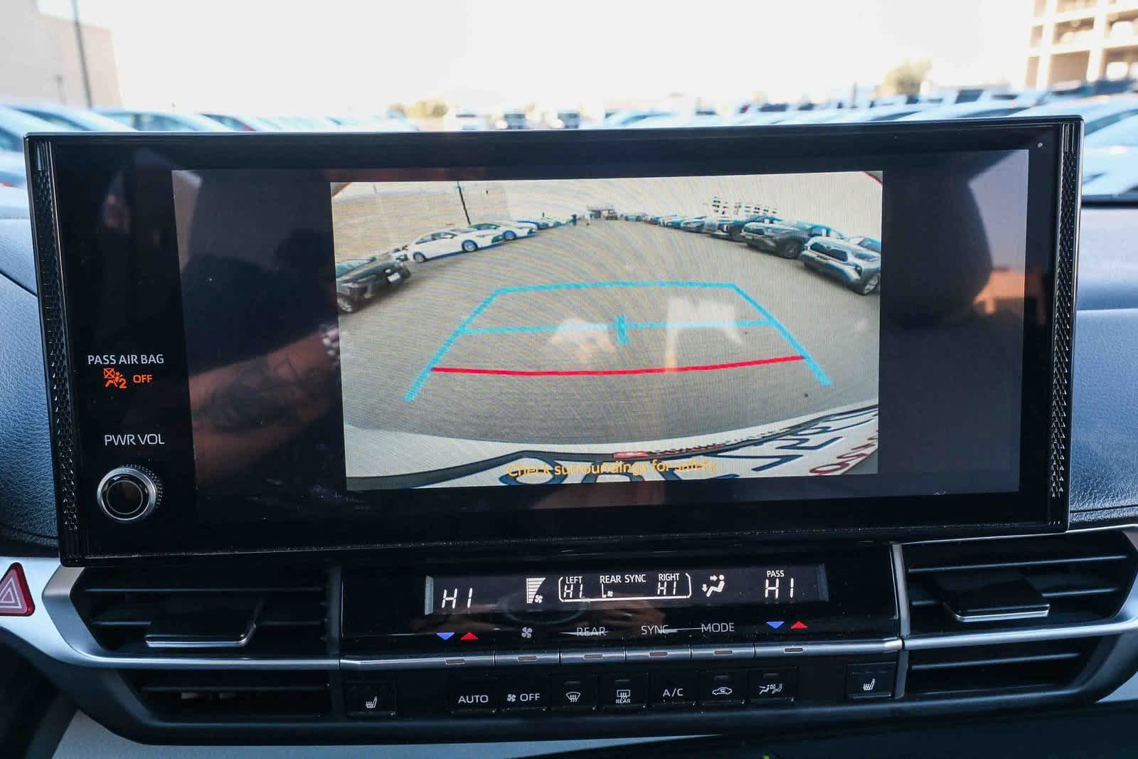 Thumbnail: 2025 Toyota Sienna - 27