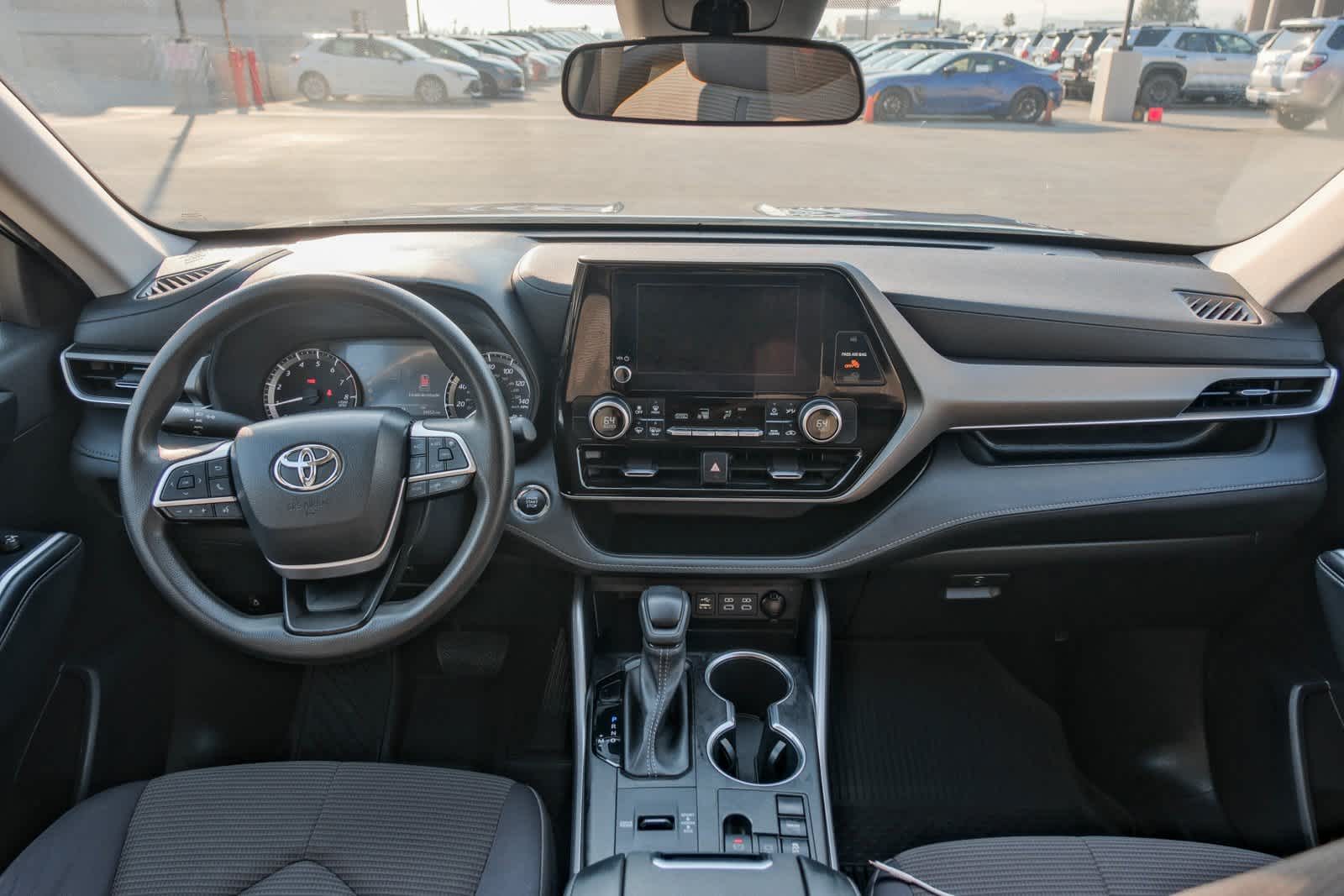 Thumbnail: 2023 Toyota Highlander - 13