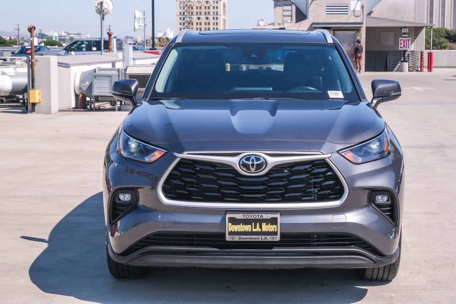 Thumbnail: 2022 Toyota Highlander - 2
