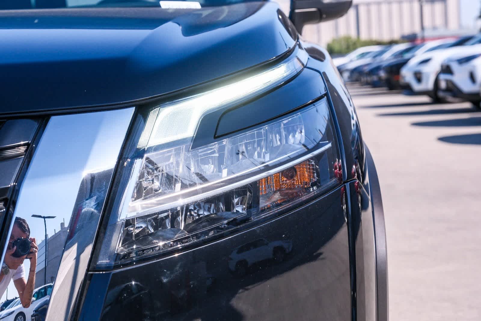 Thumbnail: 2022 Nissan Pathfinder - 11