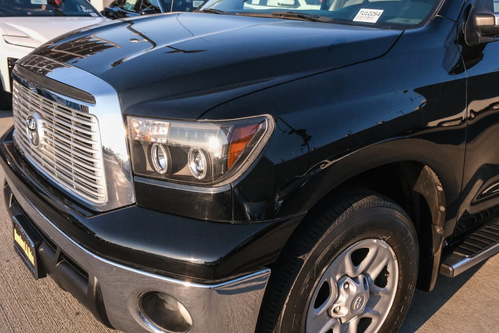 Thumbnail: 2013 Toyota Tundra - 10