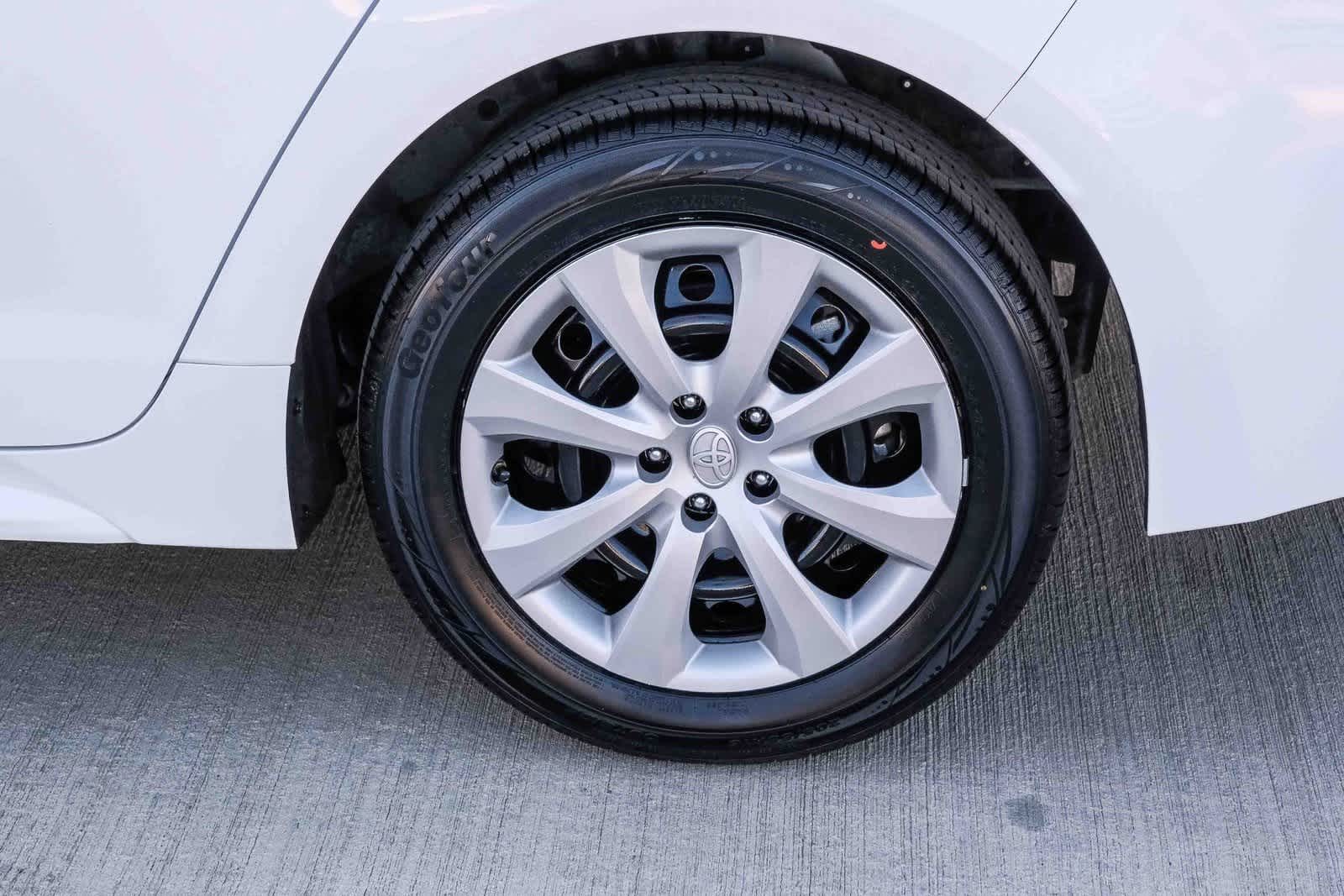 Thumbnail: 2023 Toyota Corolla - 9