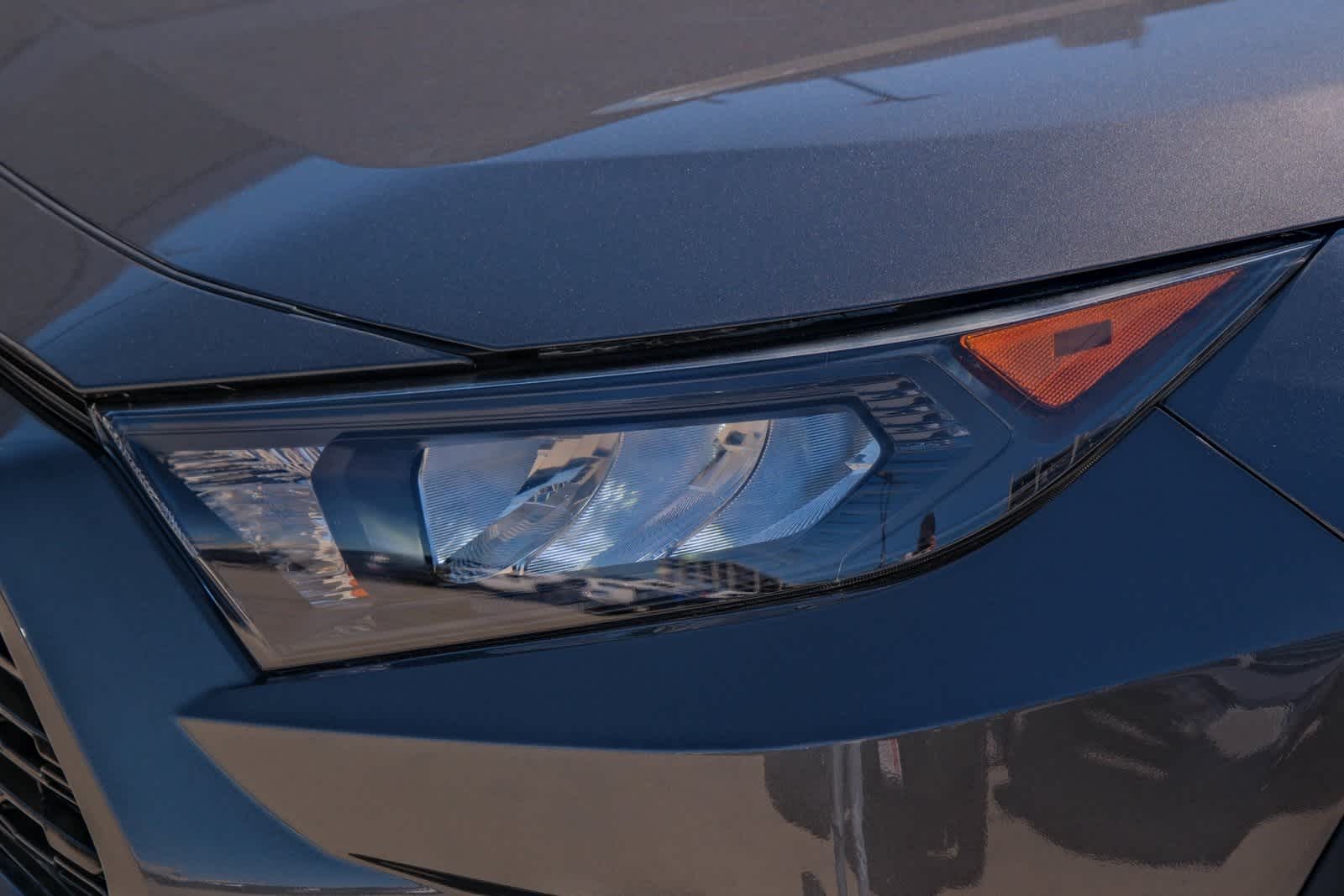 Thumbnail: 2020 Toyota RAV4 - 8