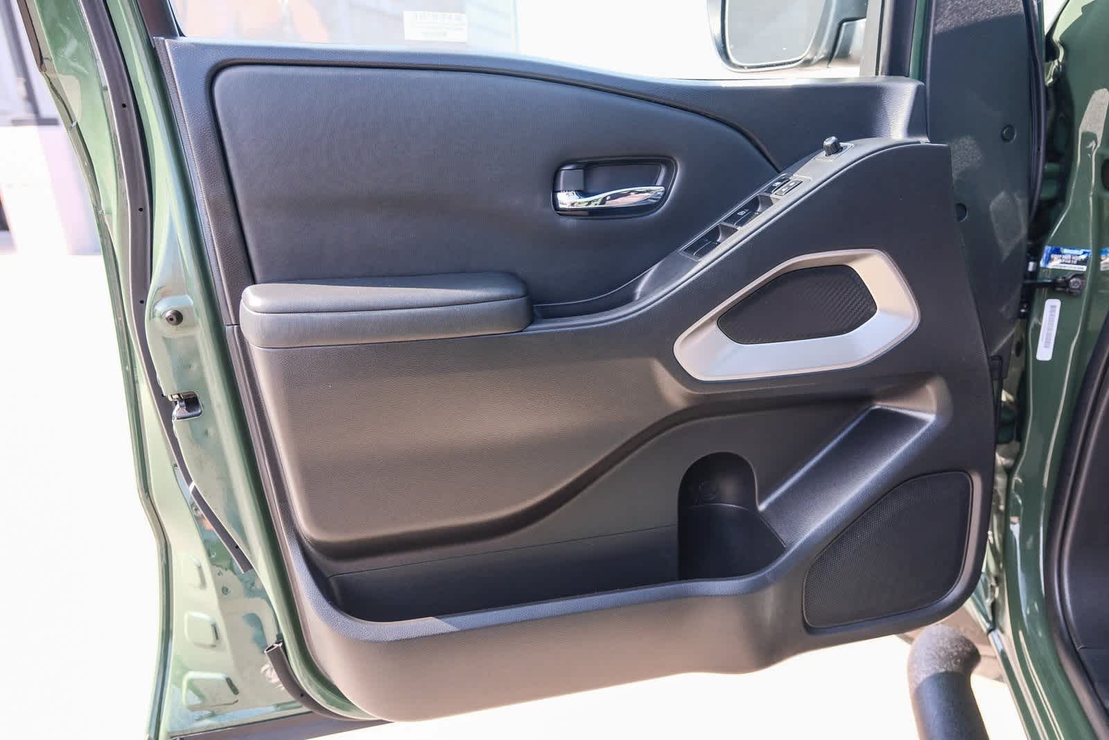 Thumbnail: 2023 Nissan Frontier - 23