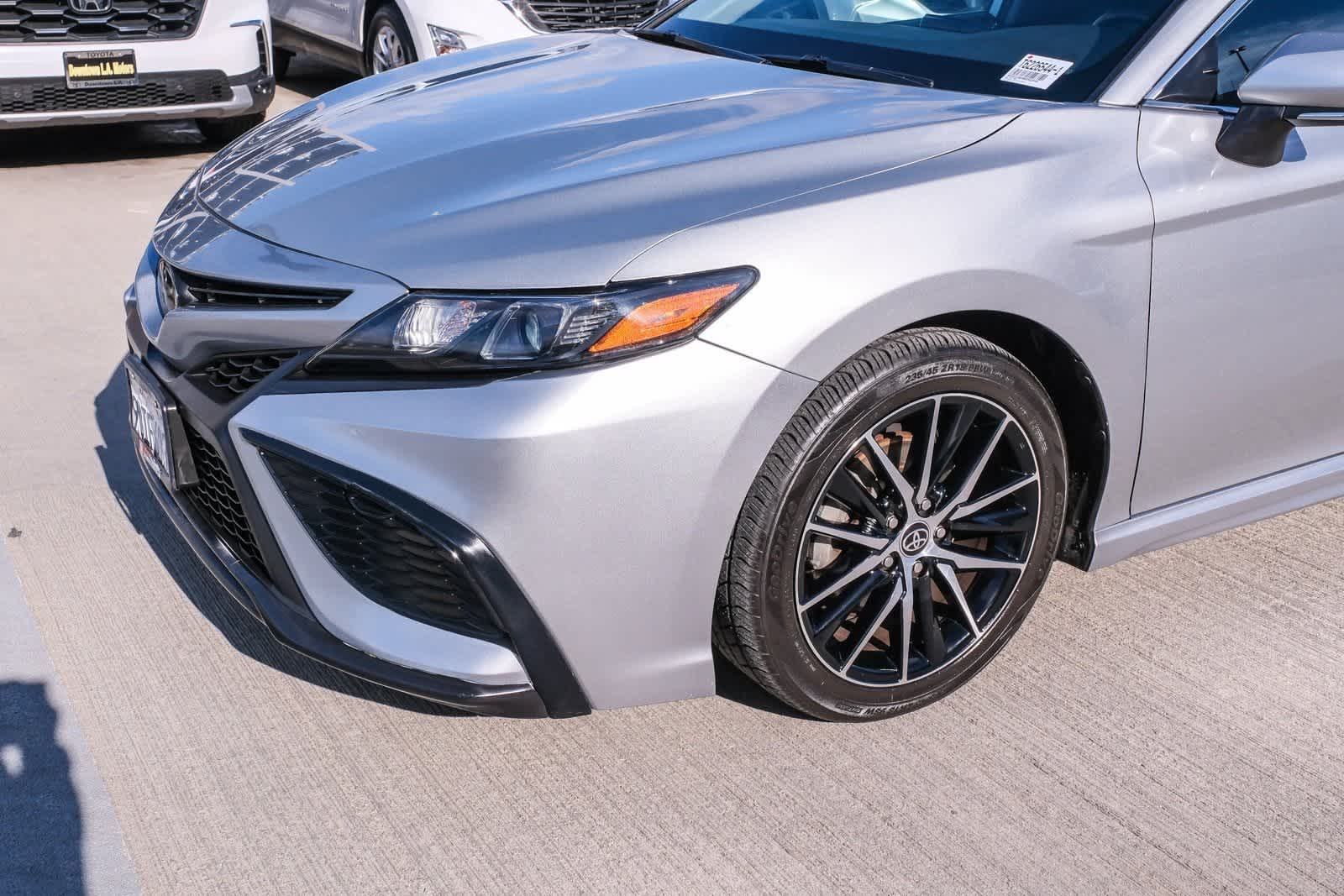 Thumbnail: 2022 Toyota Camry - 12