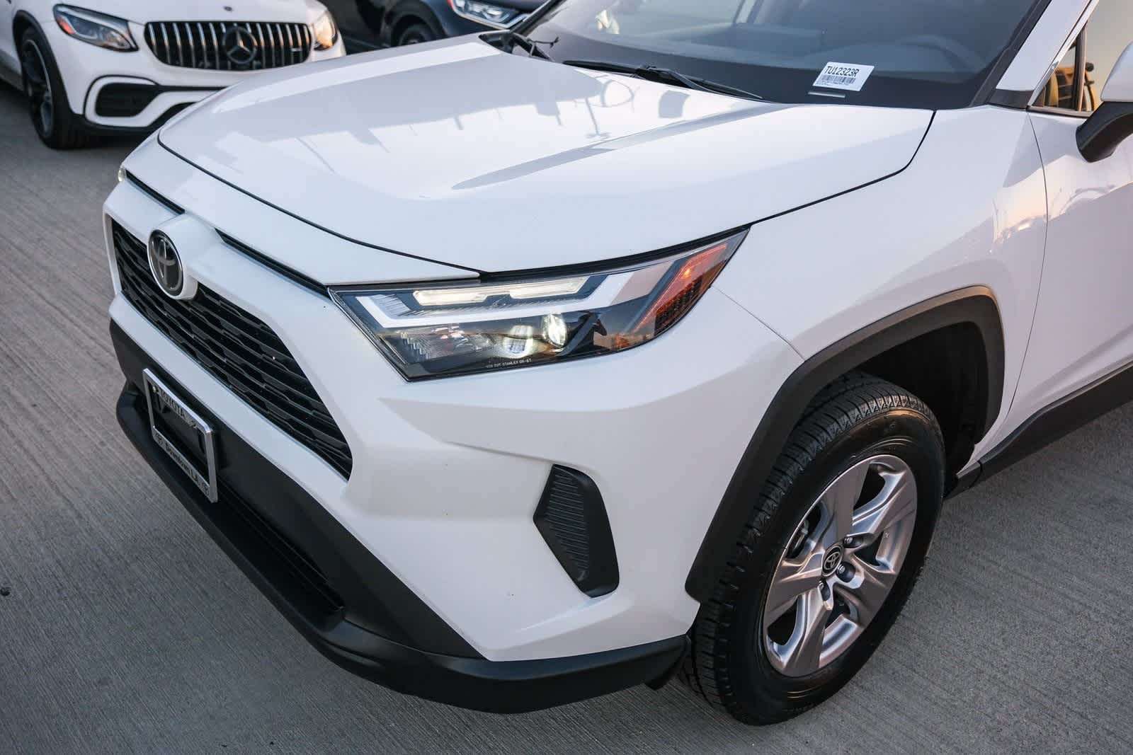 Thumbnail: 2022 Toyota RAV4 - 12