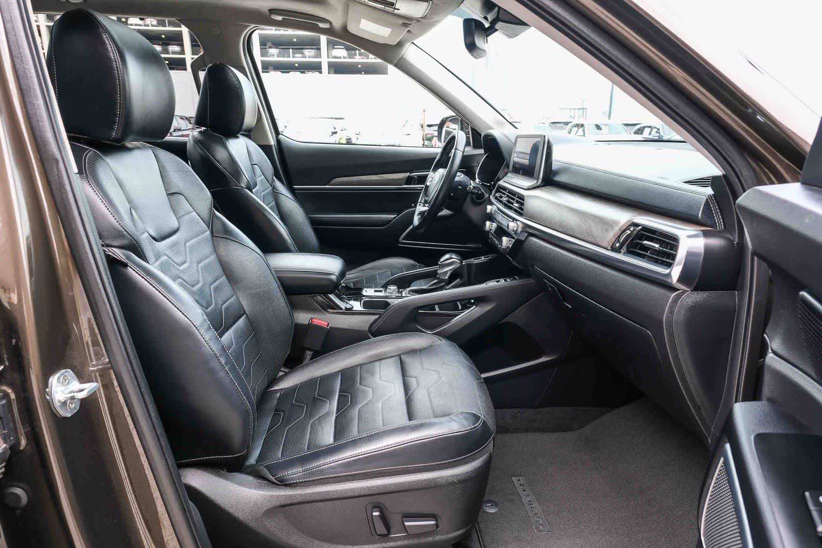 Thumbnail: 2022 Kia Telluride - 17