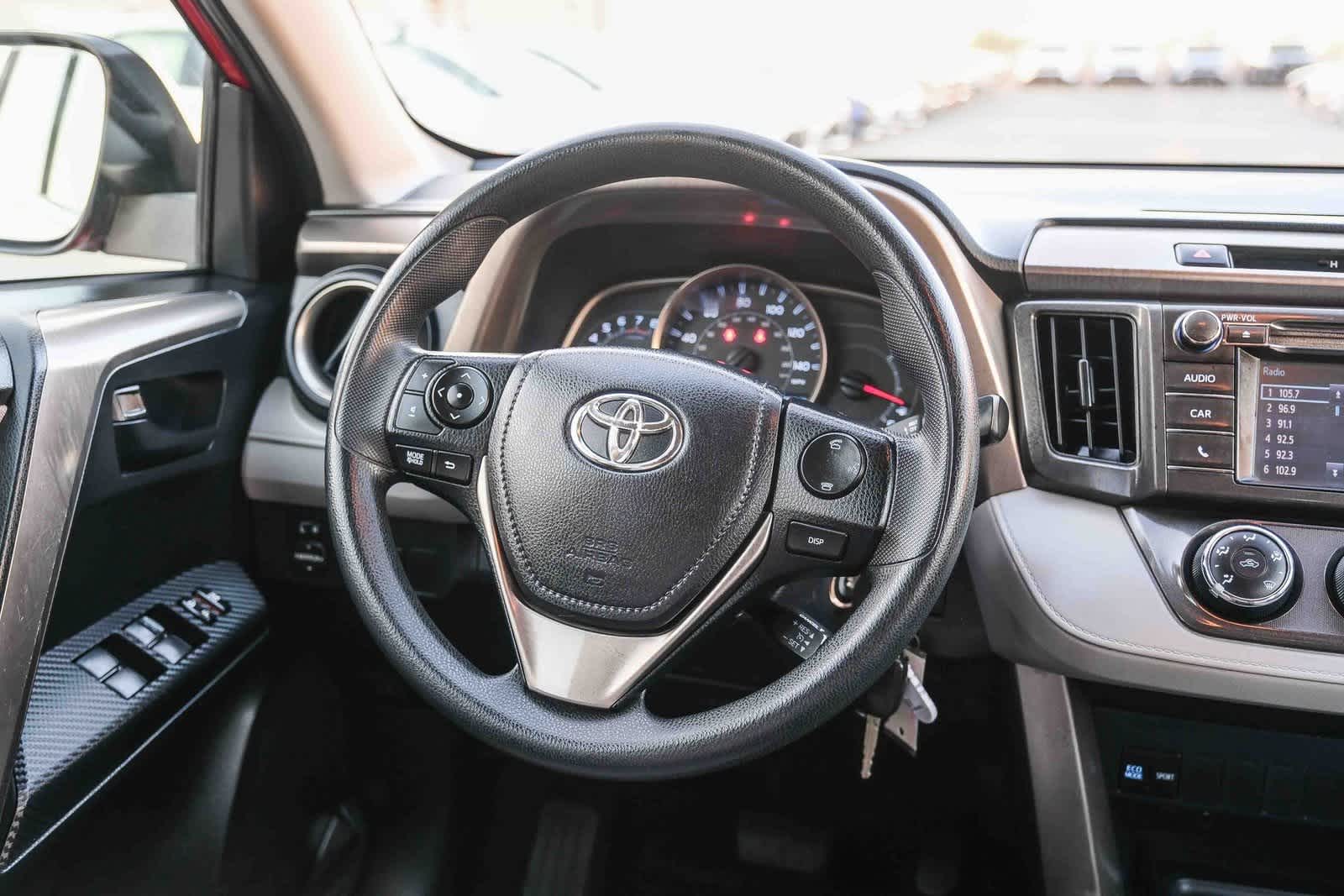 Thumbnail: 2015 Toyota RAV4 - 15