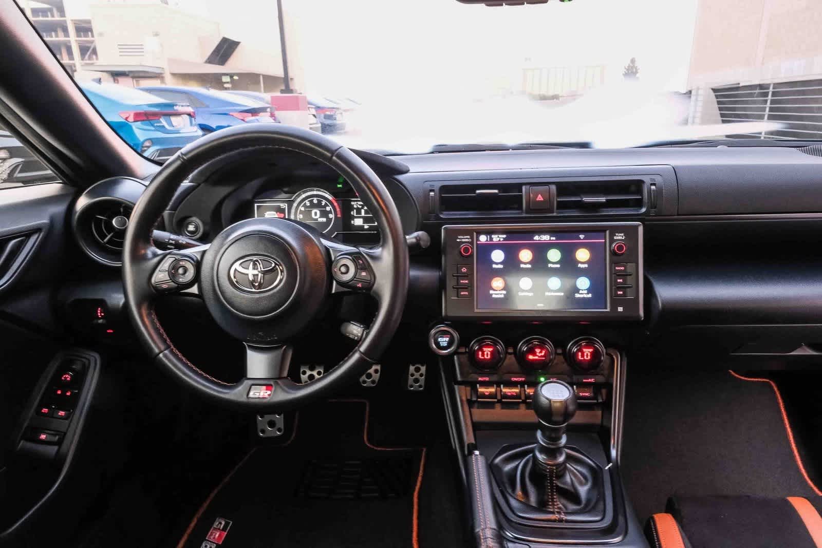 Thumbnail: 2025 Toyota GR86 - 14