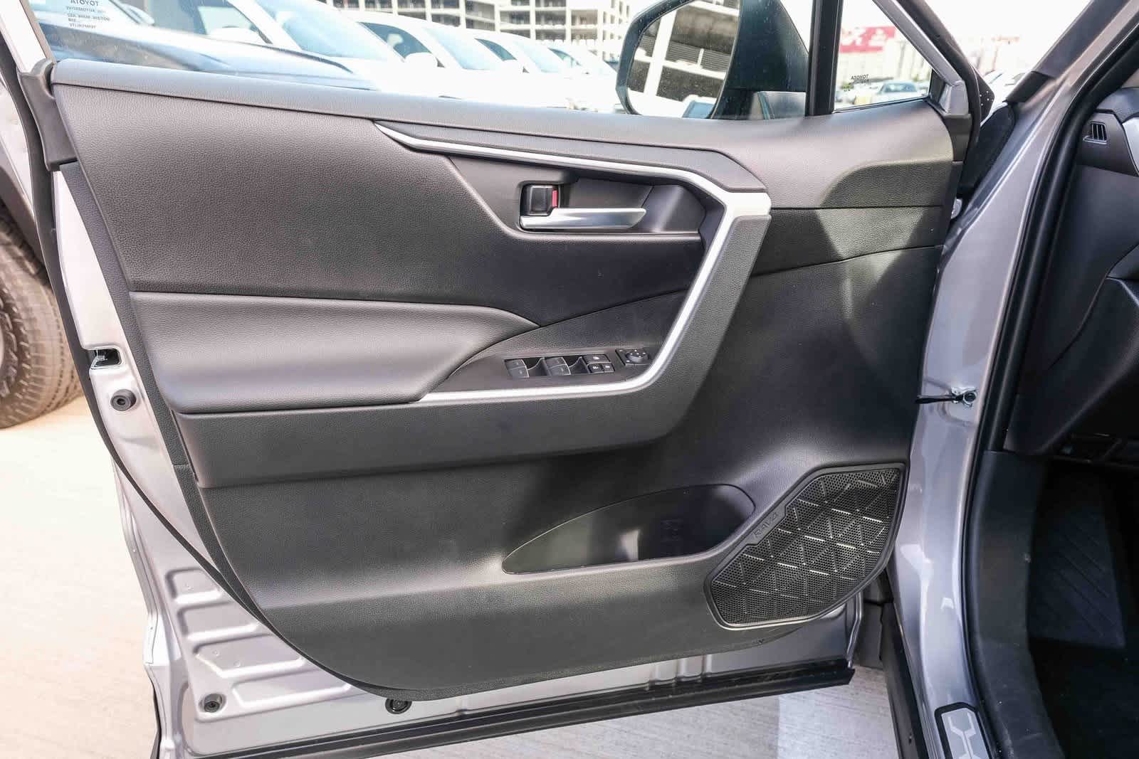 Thumbnail: 2025 Toyota RAV4 - 23