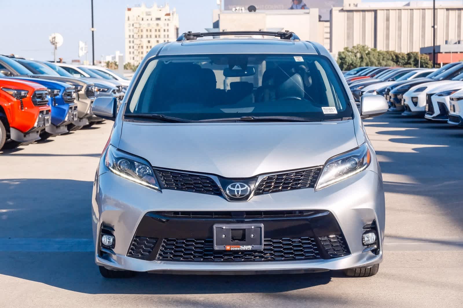 Thumbnail: 2019 Toyota Sienna - 2